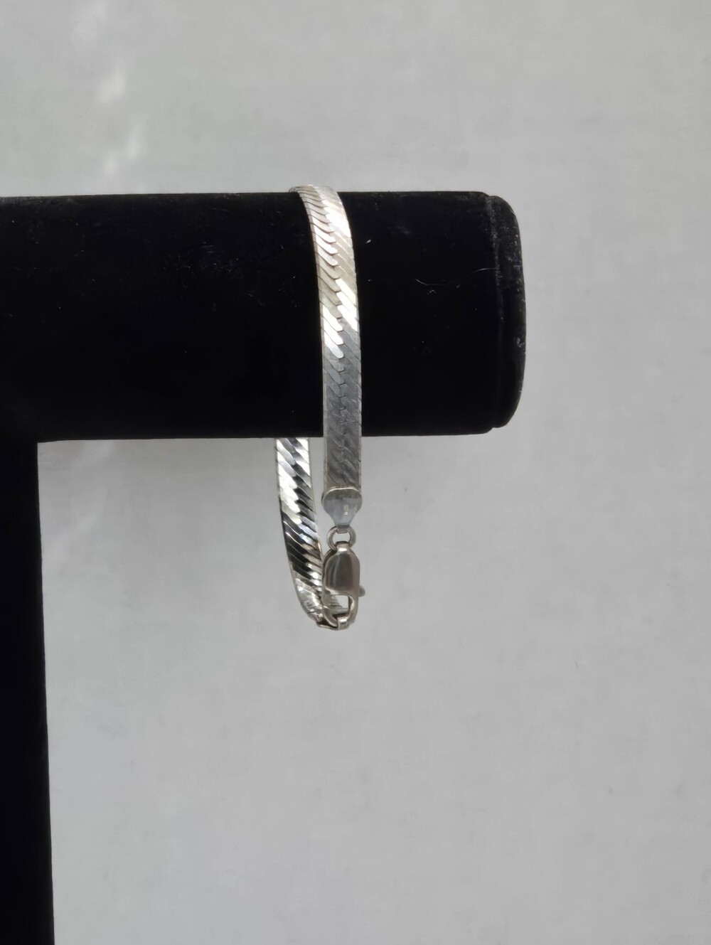 Vintage 8.25 Inch Sterling Silver Herringbone Flat Bracelet 6.5mm Made In Italy